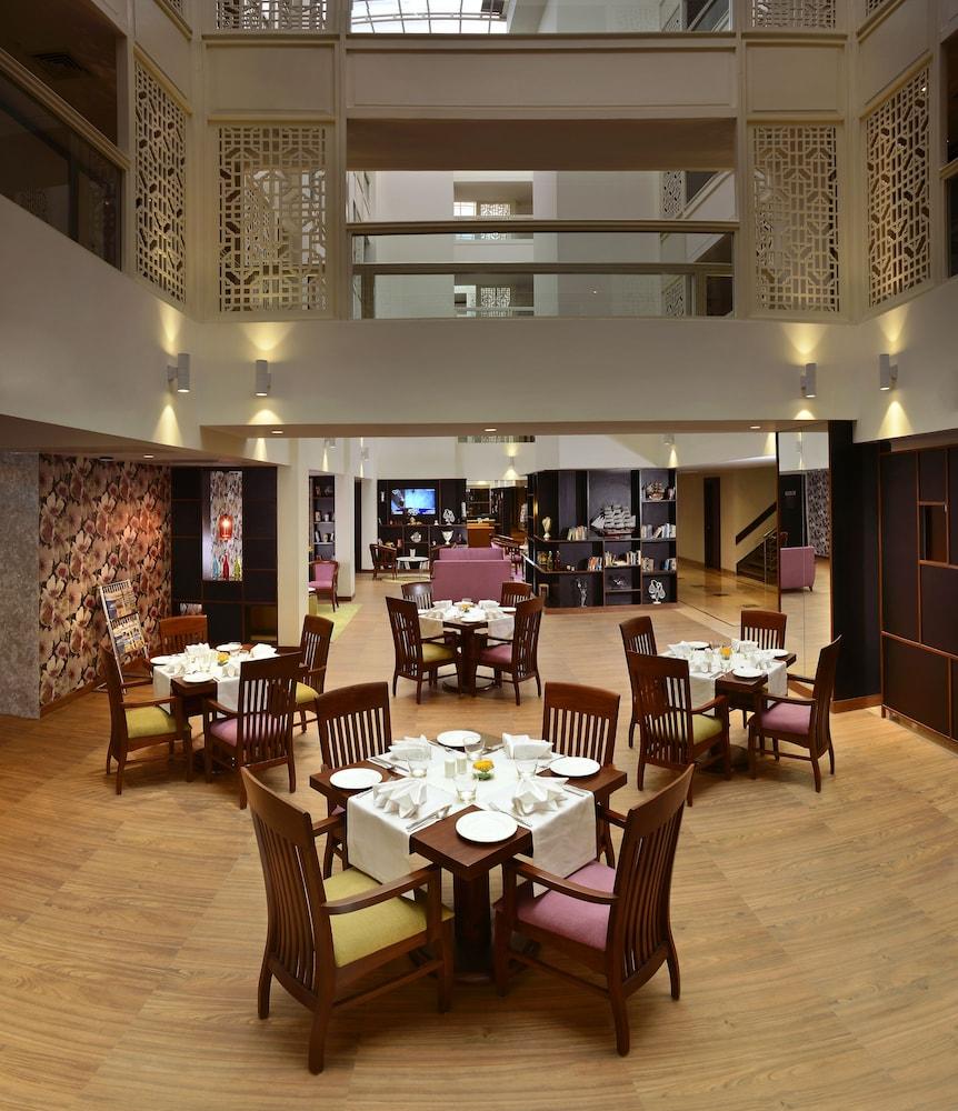 Deventure Sarovar Portico Kapashera, New Delhi Exterior photo